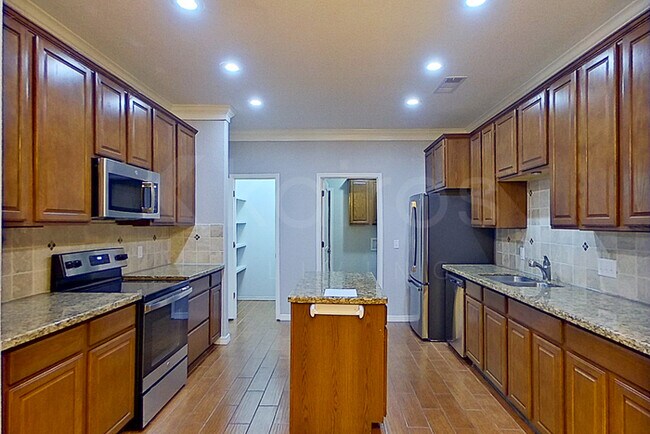 Foto del edificio - 7135 Mosley St