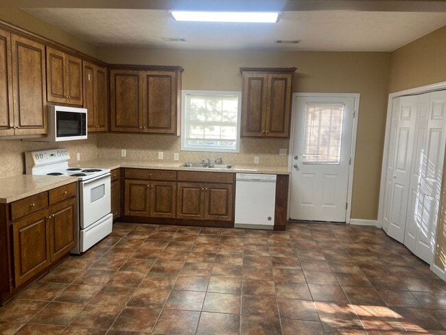 Building Photo - 812 20th St