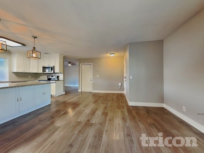 Foto del edificio - 3856 Lake Joyce Dr