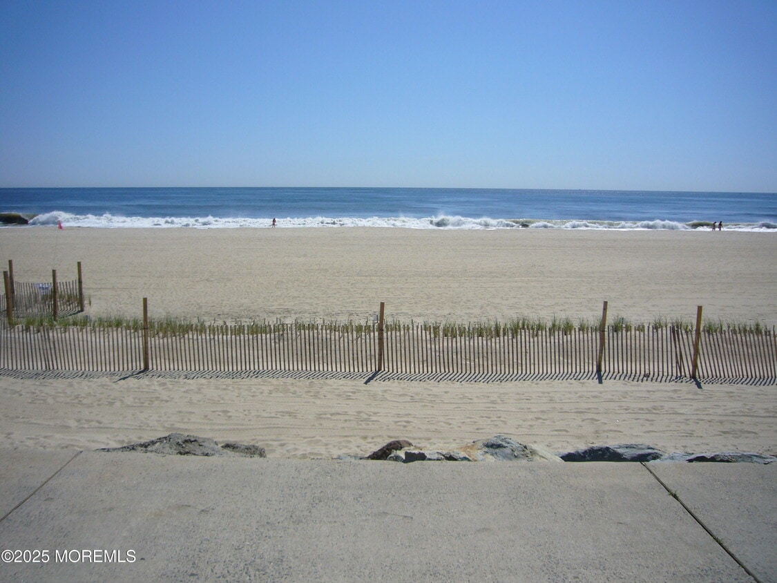 Primary Photo - 1201 Ocean Ave