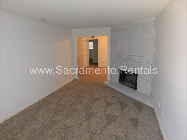 Building Photo - Spacious 2bd/2ba Fair Oaks Duplex with Garage