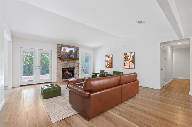 Building Photo - 6550 Fair Valley Trail