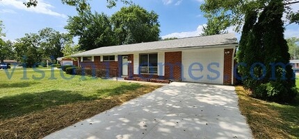 Building Photo - 500 W Ford Ave