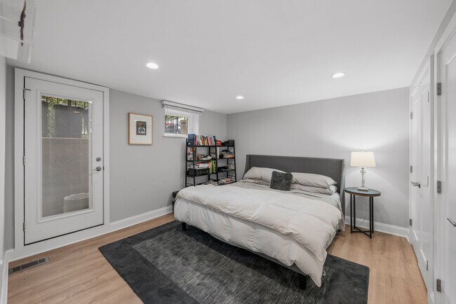 Foto del edificio - 3002 11th St NW