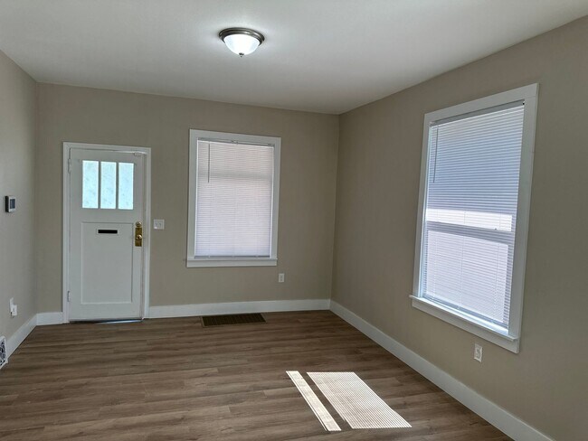 Foto del edificio - Remodeled Downtown Home!