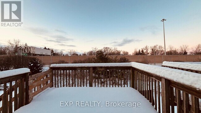 Building Photo - 50 Howe Dr