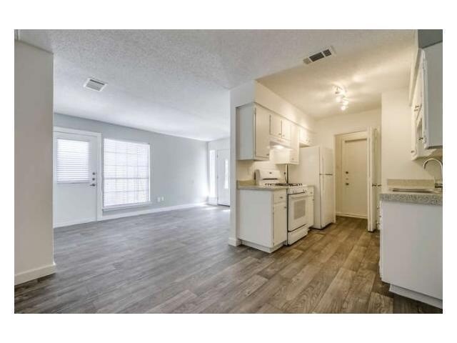 Foto del edificio - 5009 Copperbend Blvd