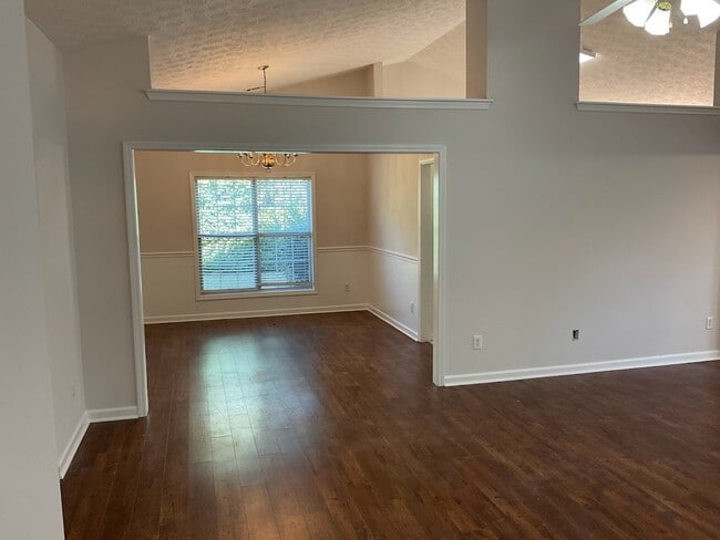 Photo - 919 Autumn Glen Way House