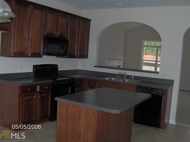 Building Photo - 83 Creekside Way