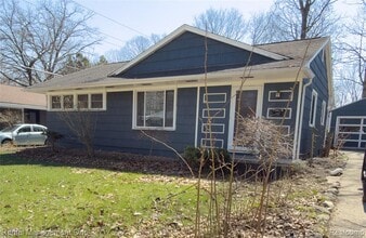 Building Photo - 2419 Walter Dr