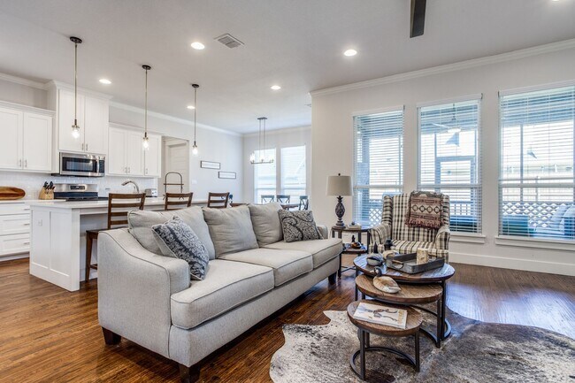 Foto del edificio - 413 Village Way