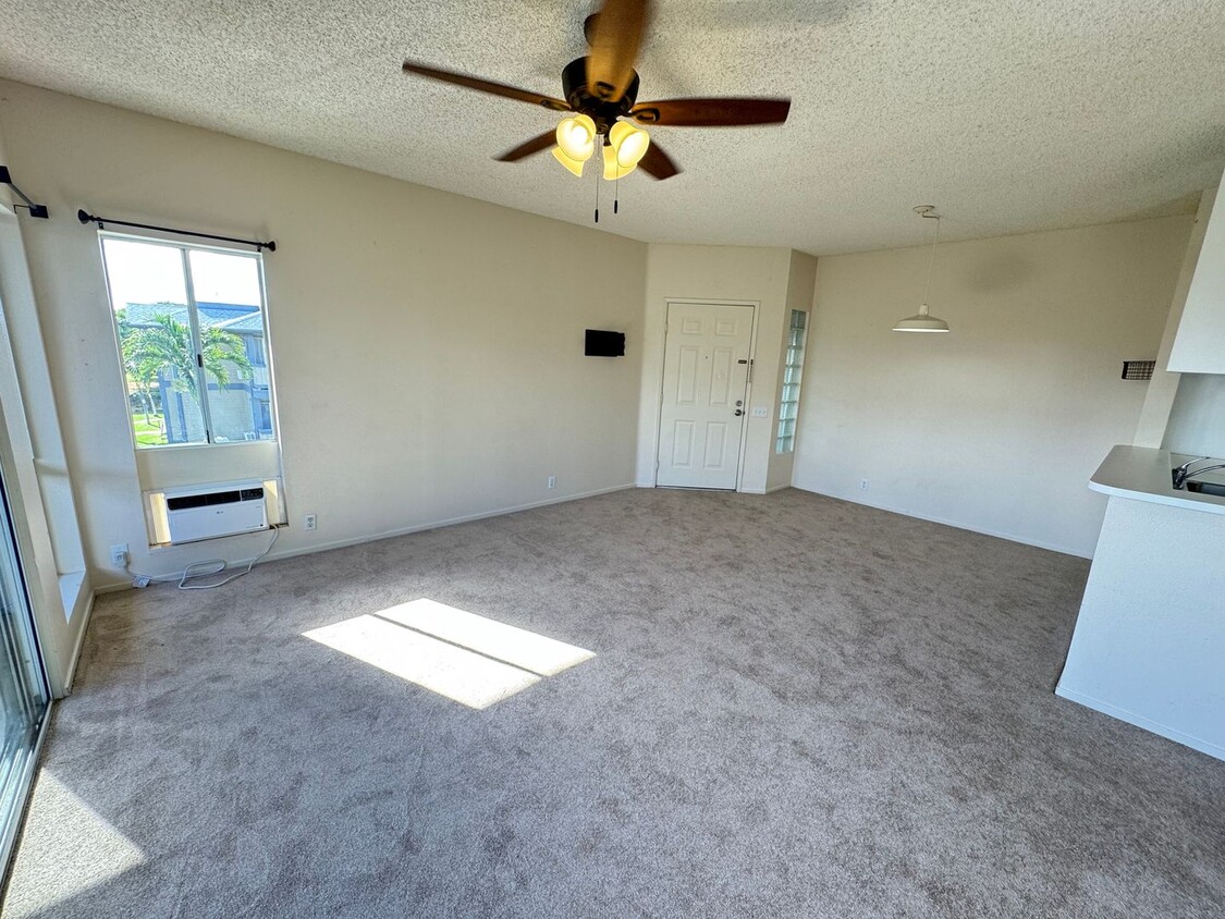 Foto principal - 2 bedroom, 2 bath, and, 2 assigned parking...