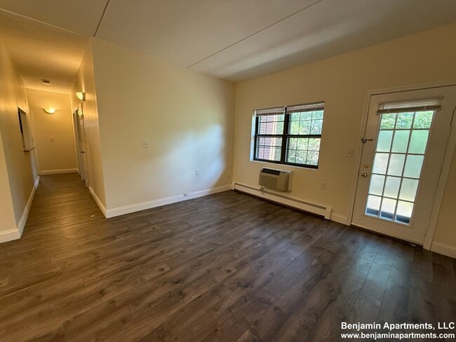Foto del edificio - 736 Highland Ave