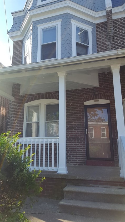 Primary Photo - 3002 N Madison St