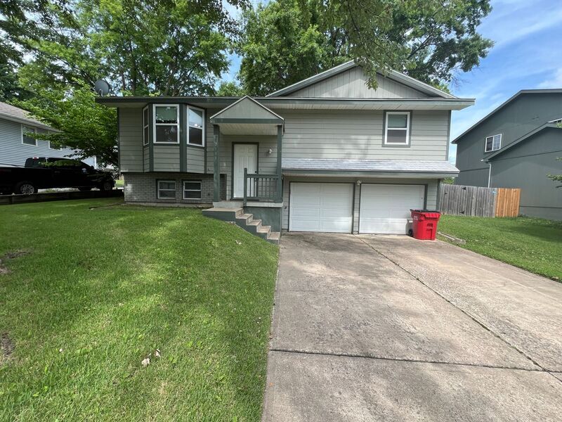 Primary Photo - 2108 N York St