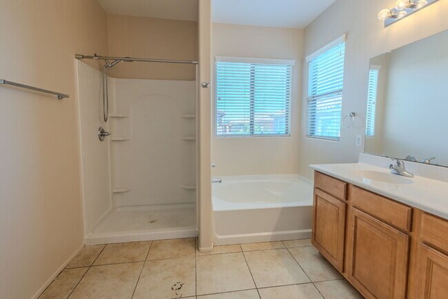 Foto del edificio - 50% off first month rent!!!!!!!!!!! Beautiful Rancho Sahuarita Community