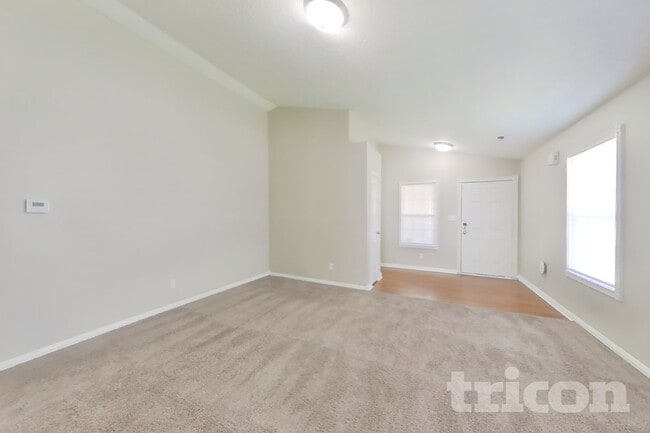 Foto del edificio - 5103 Sandy Forge Dr