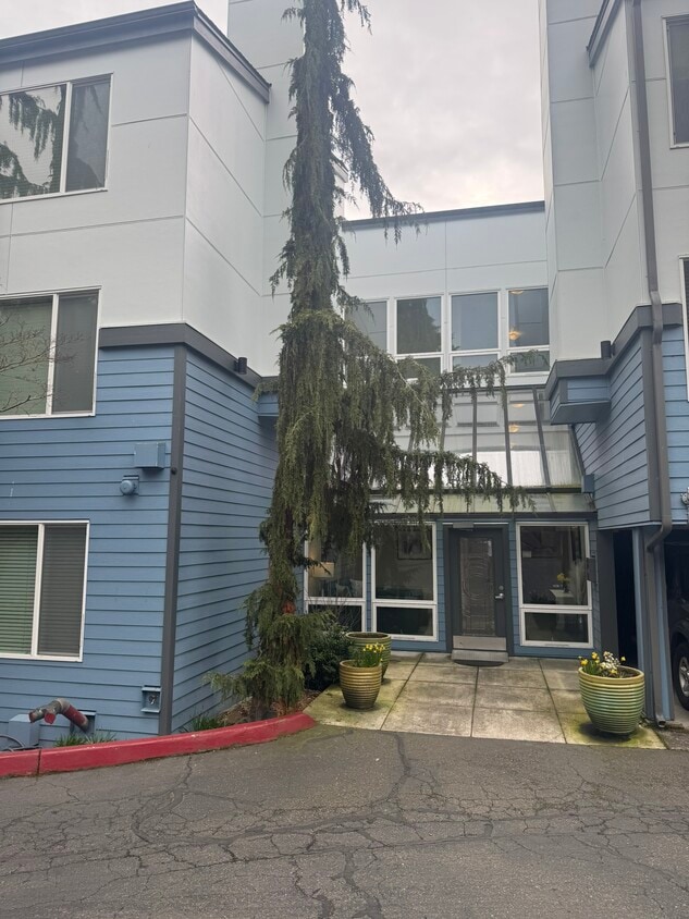 Primary Photo - 13426 Greenwood Ave N