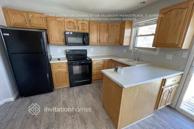 Building Photo - 836 Memphis St