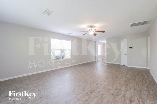 Building Photo - 2911 Cypress Island Dr