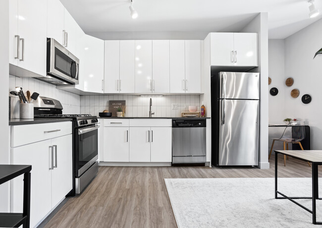 Building Photo - 336 S Wells St