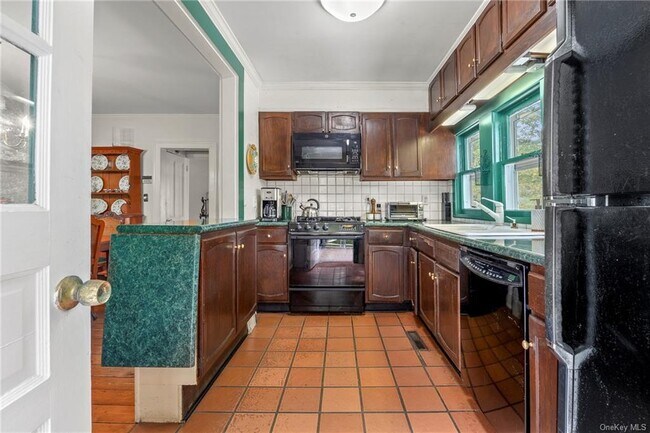 Foto del edificio - 144 Decker Rd