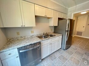 Building Photo - 7123 Meadow Park Ave