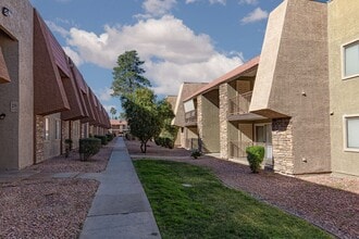 Building Photo - 5160 Indian River Dr