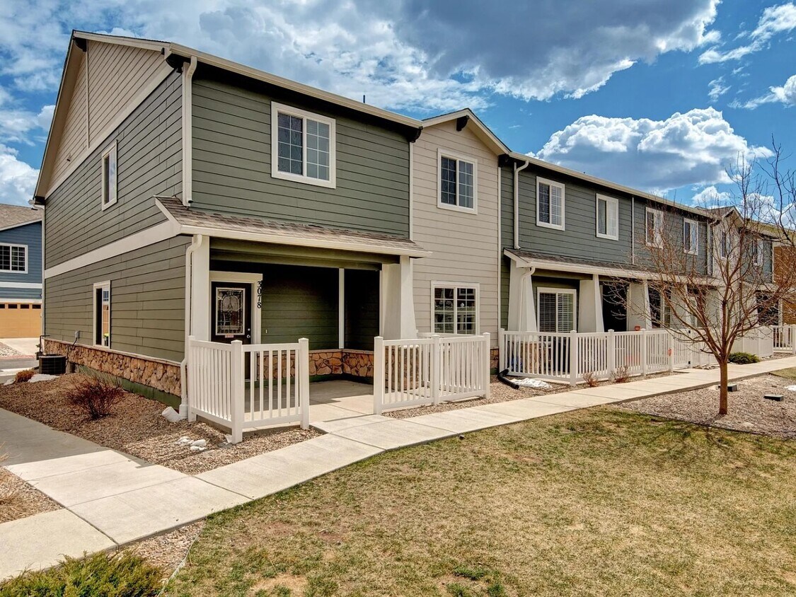 Photo - Stunning End-Unit 3-Bed Townhome with Oversized 2.5-Car Garage & Loft – 3078 Harpy Grove, Colorado S