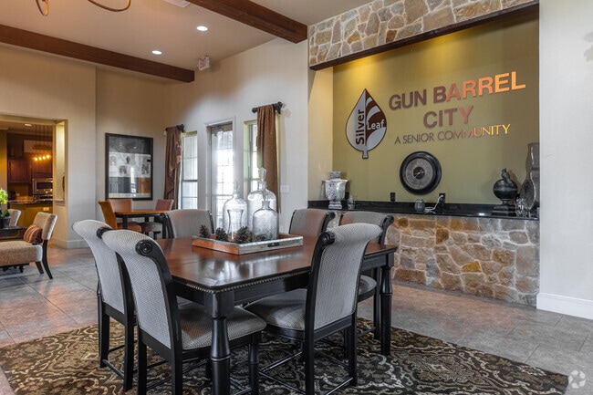 Casa club - SilverLeaf Apartments at Gun Barrel City
