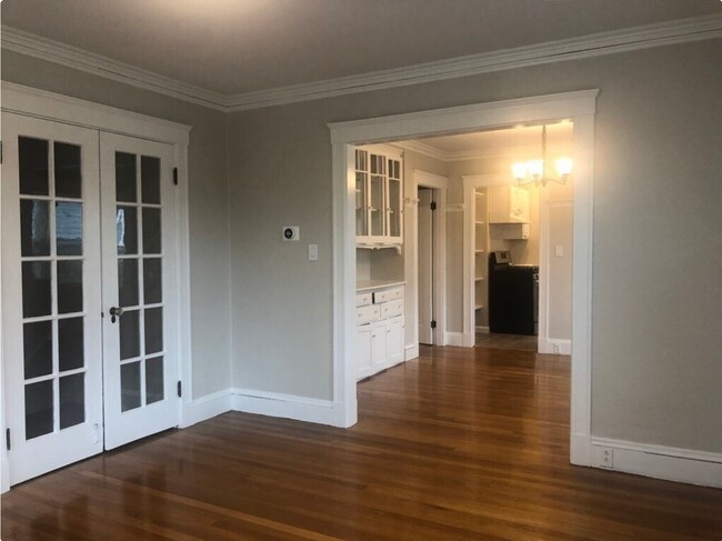 Livingroom - 50 Elm St