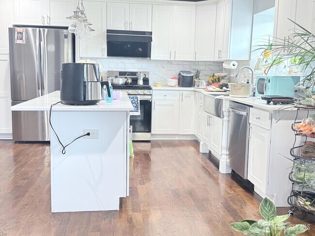 Foto del edificio - 42 Nelson Ave