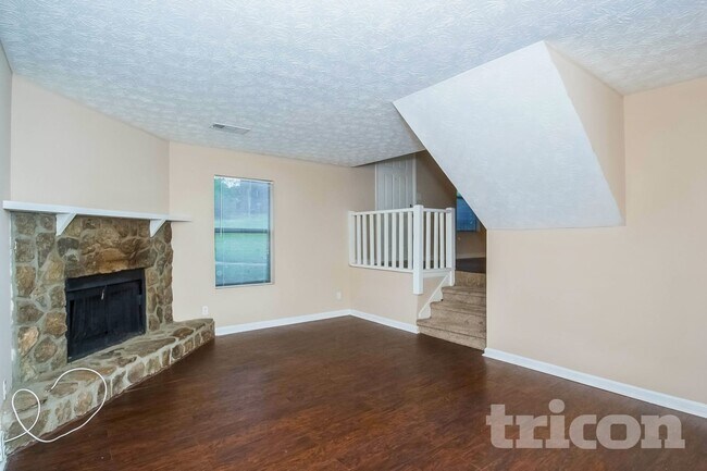 Building Photo - 3341 Goldenchain Dr
