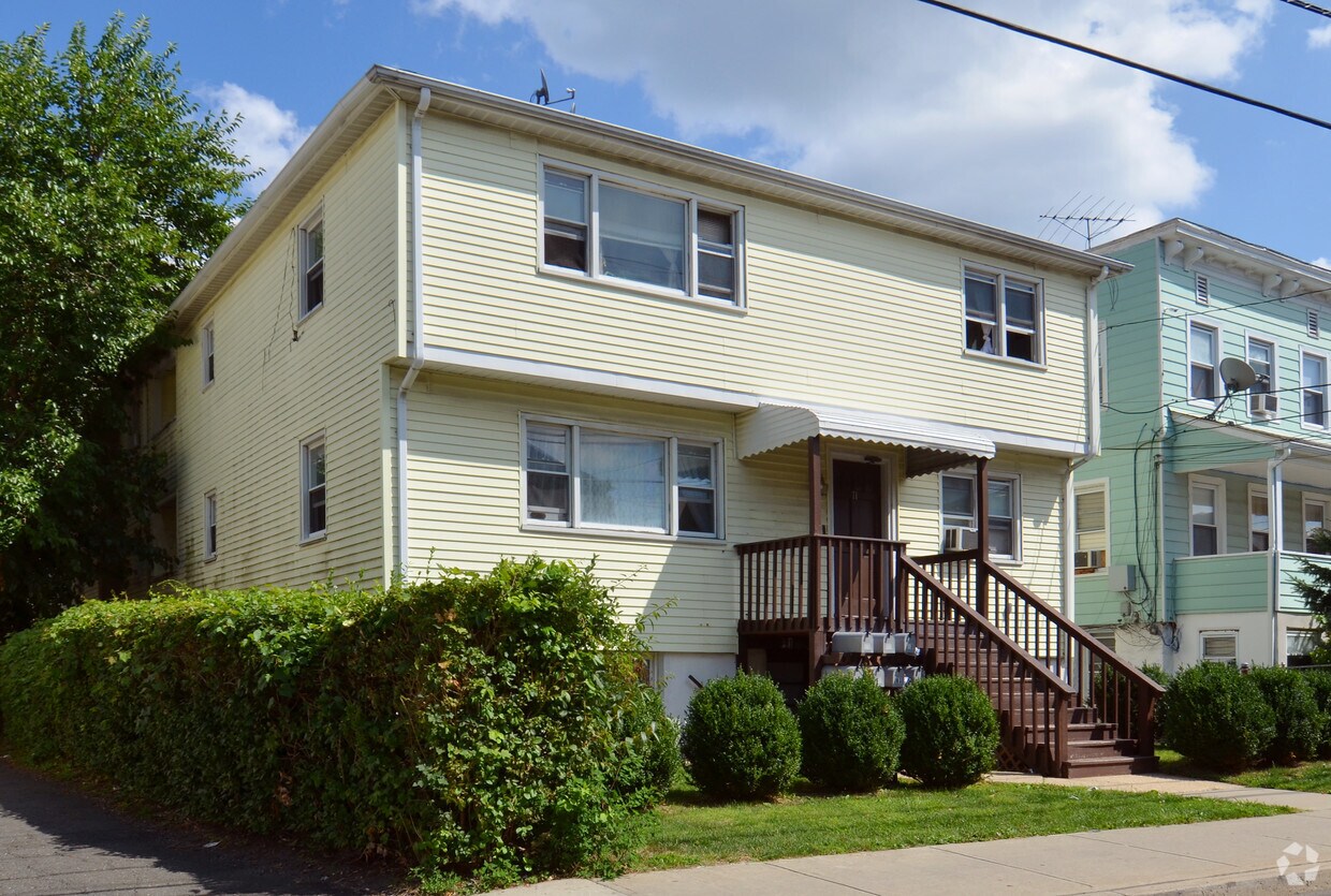 Building Photo - 71 Virgil St