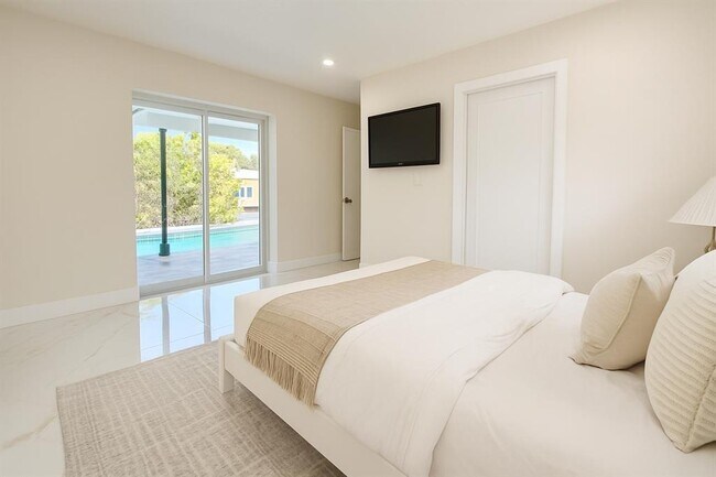 Building Photo - 3801 NE 16th Ter