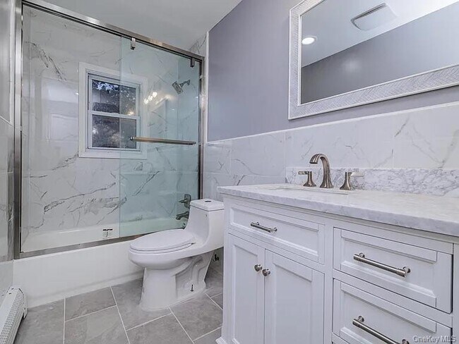 Foto del edificio - 220 Benson Ave