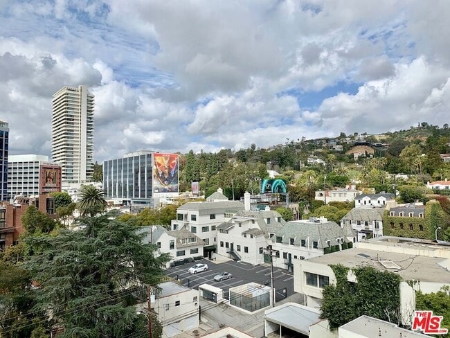 Photo - 999 N Doheny Dr Apartment