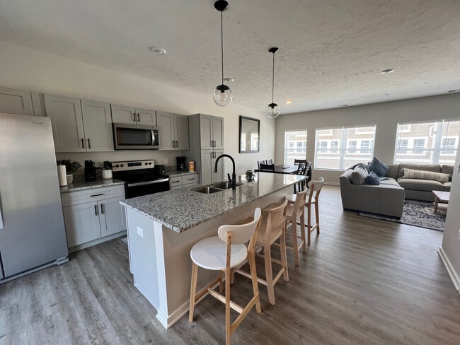 Kitchen-01 - 20857 S Plz