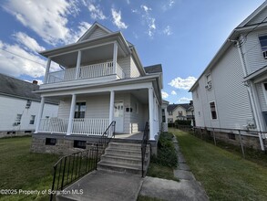 Building Photo - 729 W Locust St