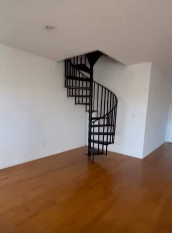 Photo - 20-10 Steinway St (Queens, NY)