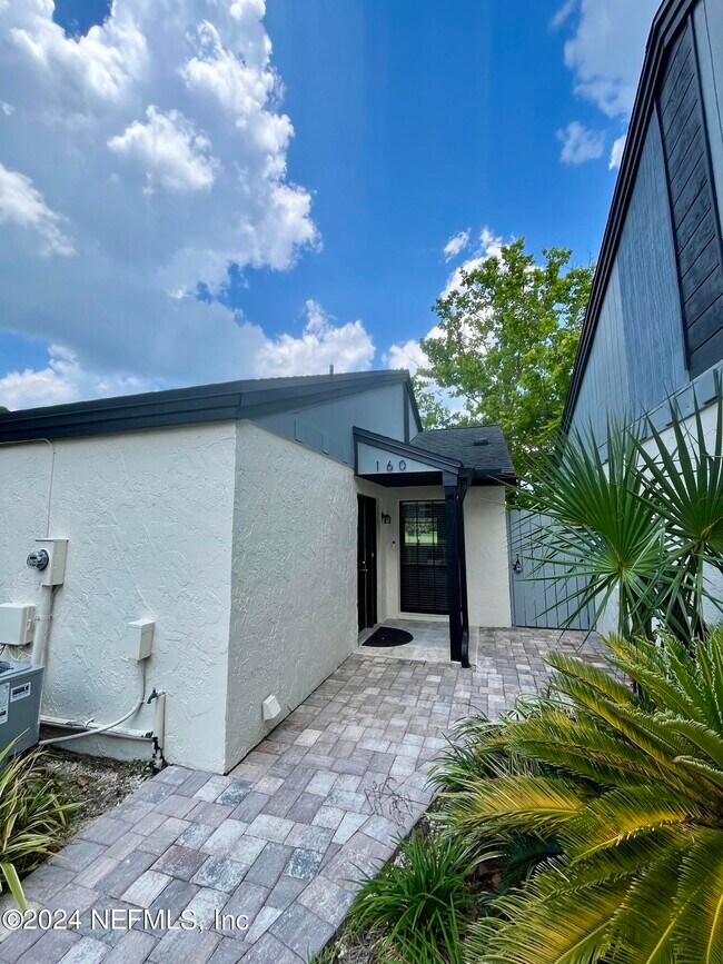 Building Photo - 160 BERMUDA Ct