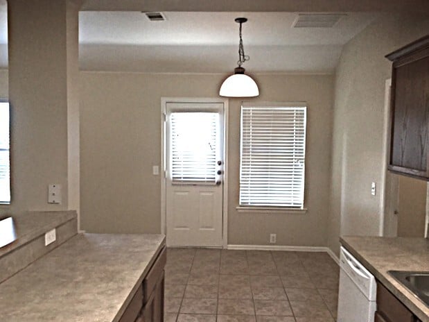 Building Photo - 714 Quail Hollow Dr