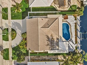 Building Photo - 440 SE 8th Ave