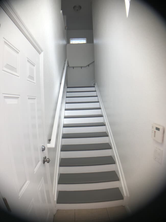 Building Photo - Brighton Condo (First108)