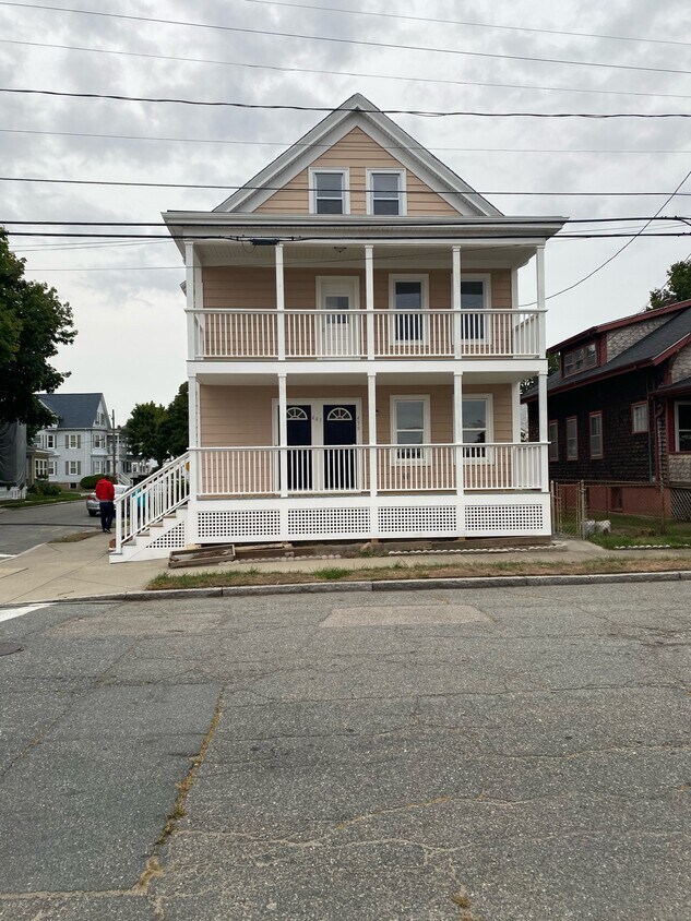 439 Bedford St Unit 439 1, New Bedford, MA 02740 Apartments in New Bedford, MA