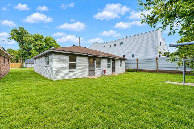 Building Photo - 3502 Goodhope St