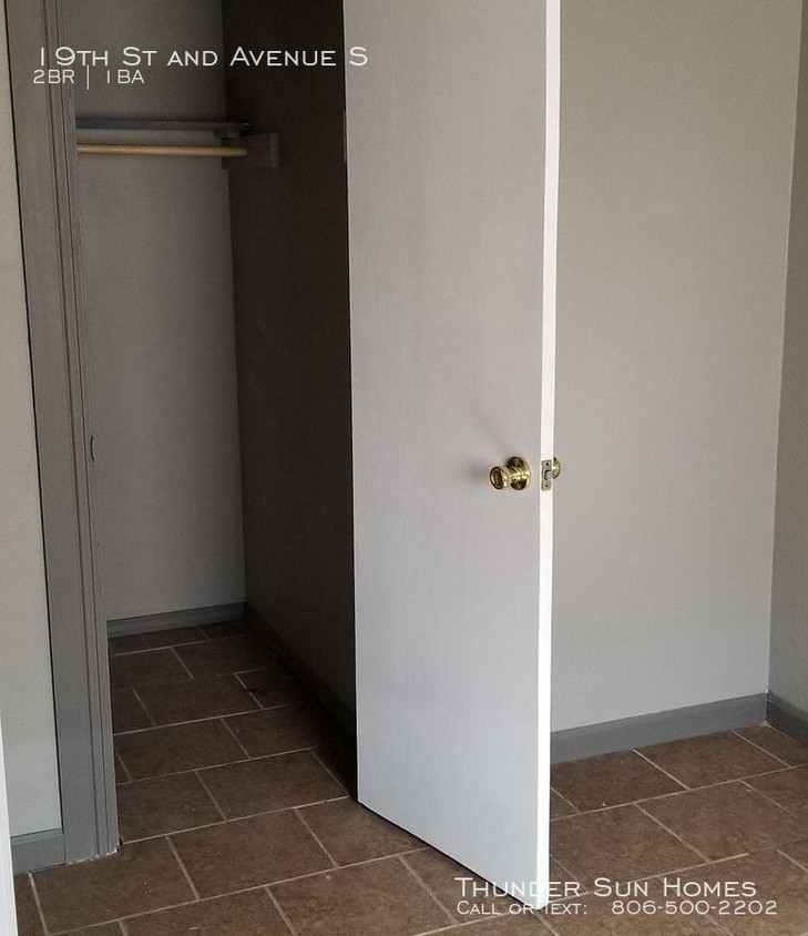 Building Photo - 1809 Avenue S - A - 2 beds, 1 full bath