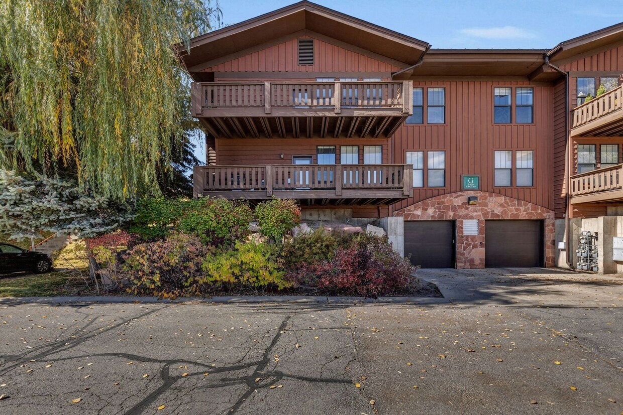 Foto principal - Pinebrook Pointe - New Price!!!