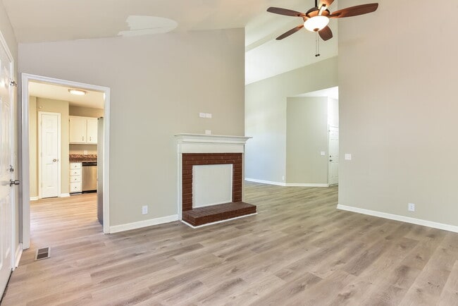 Foto del edificio - 6009 Legend Dr