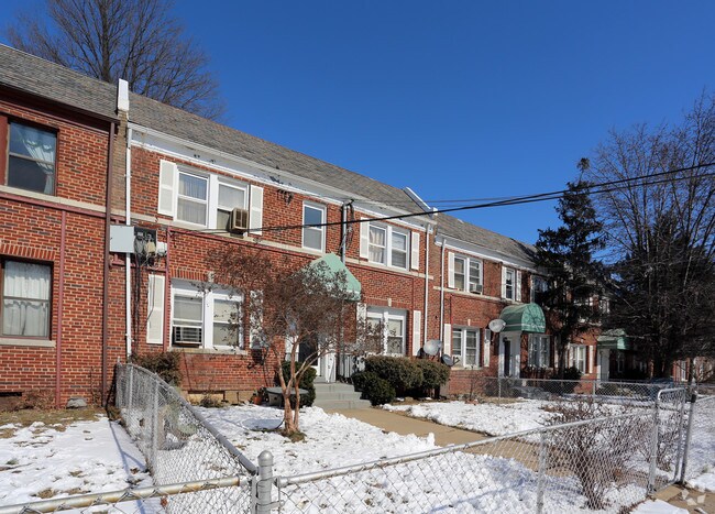 Foto del edificio - 1336-1344 Bryant St NE